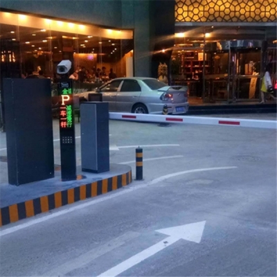 北京朝陽(yáng)潘家園地鐵站停車(chē)場(chǎng)