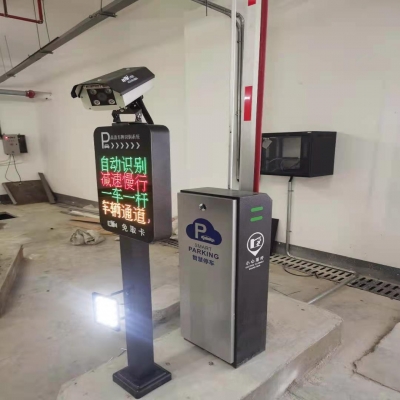 廣西浦北月餅小鎮(zhèn)采用立世威爾車輛識(shí)停車計(jì)費(fèi)系統(tǒng)